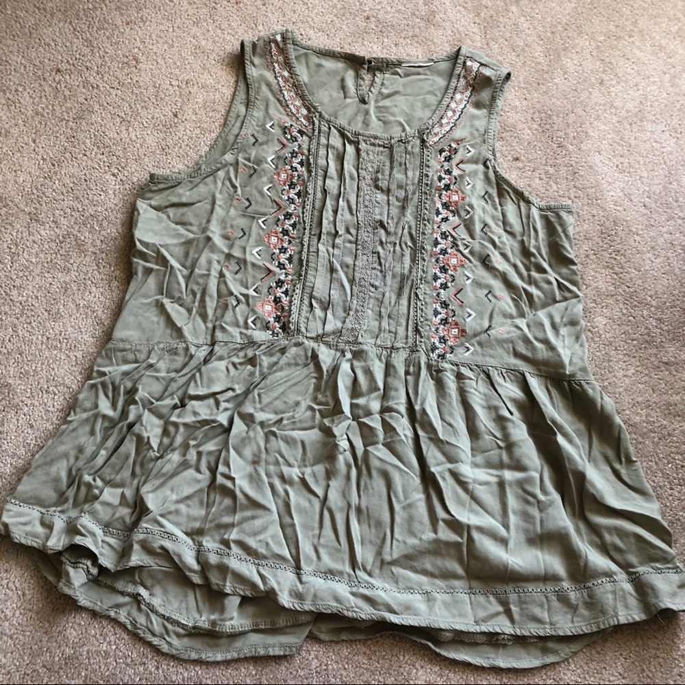 3/$12 Embroidered green tank top